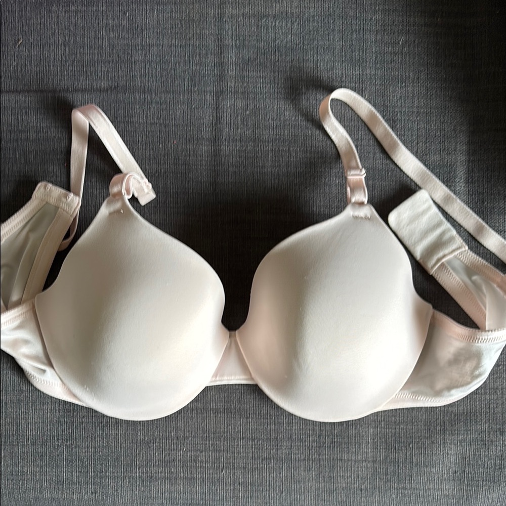Warners Tailored Bra size 36 B light cream